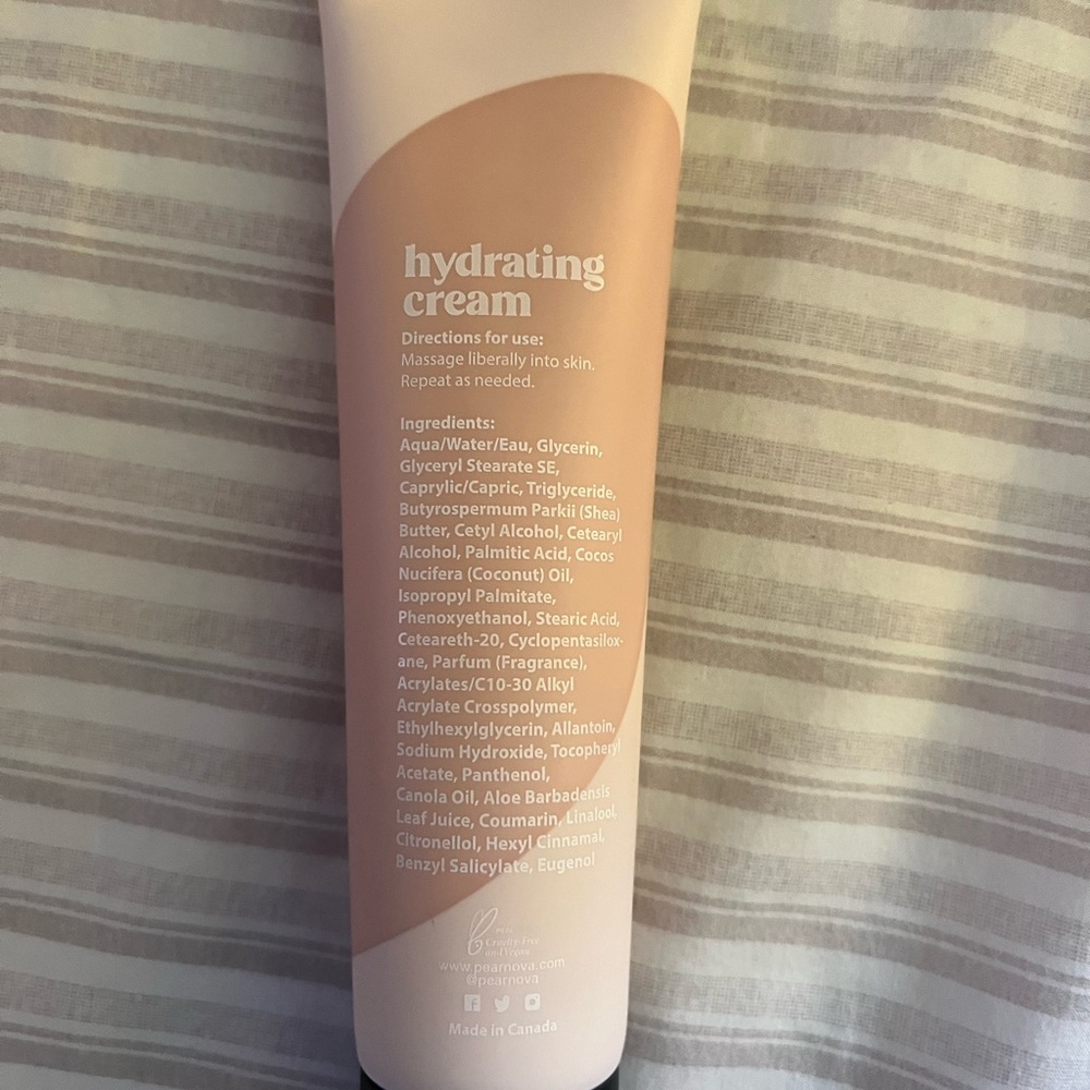 pear nova hydrating cream